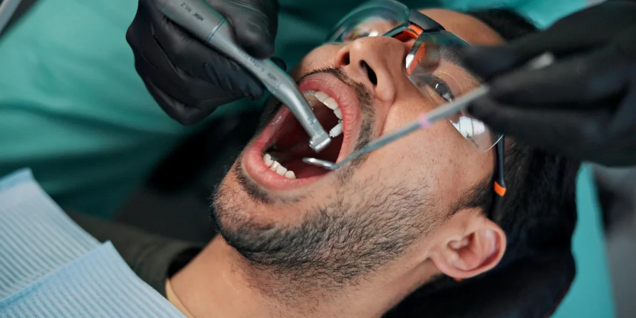 https://trusmiledental.co.uk/wp-content/uploads/how-long-after-a-filling-can-you-eat-1280x640.webp