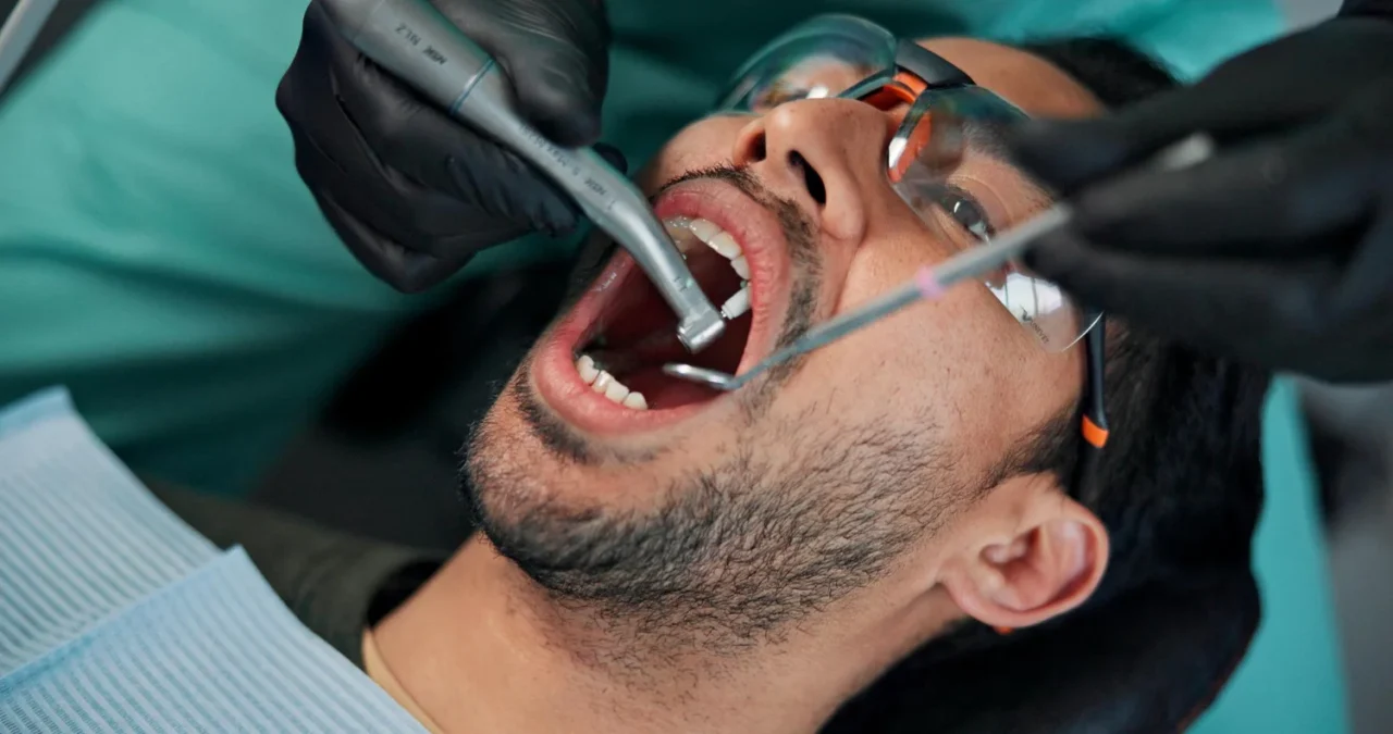 https://trusmiledental.co.uk/wp-content/uploads/how-long-after-a-filling-can-you-eat-1280x675.webp